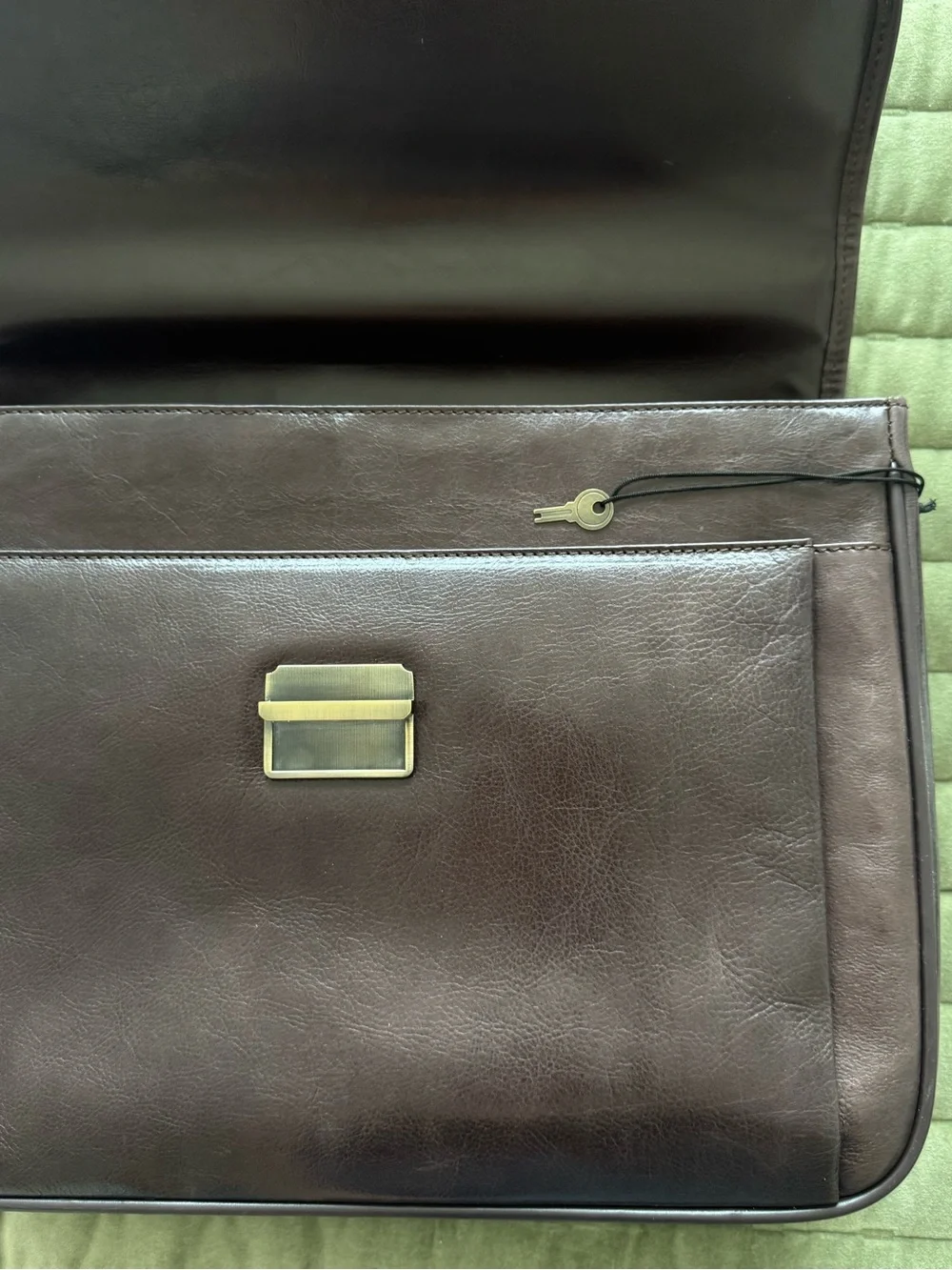 Classic Men's Brown Leather Briefcase with Front Zip Pocket